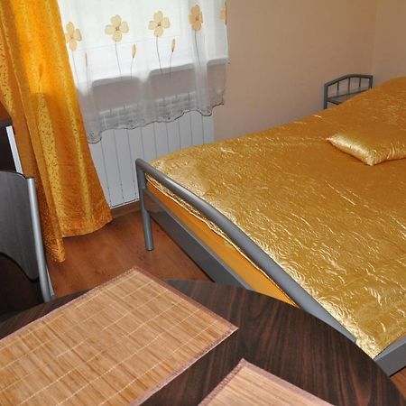 Przylesie Daire Uniejow Dış mekan fotoğraf