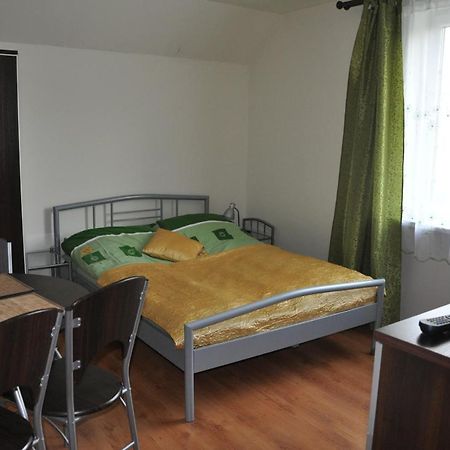 Przylesie Daire Uniejow Dış mekan fotoğraf