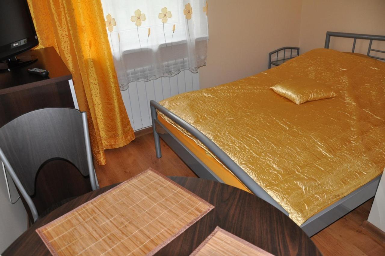 Przylesie Daire Uniejow Dış mekan fotoğraf