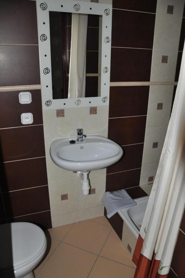 Przylesie Daire Uniejow Dış mekan fotoğraf