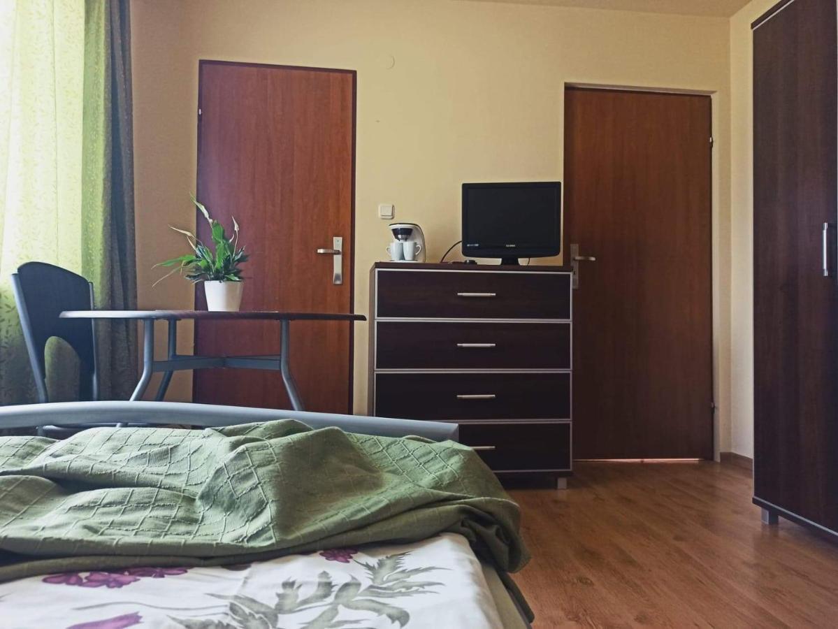 Przylesie Daire Uniejow Dış mekan fotoğraf
