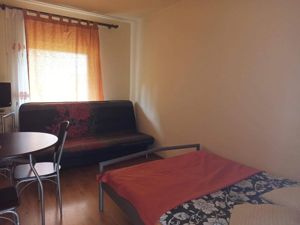 Przylesie Daire Uniejow Dış mekan fotoğraf