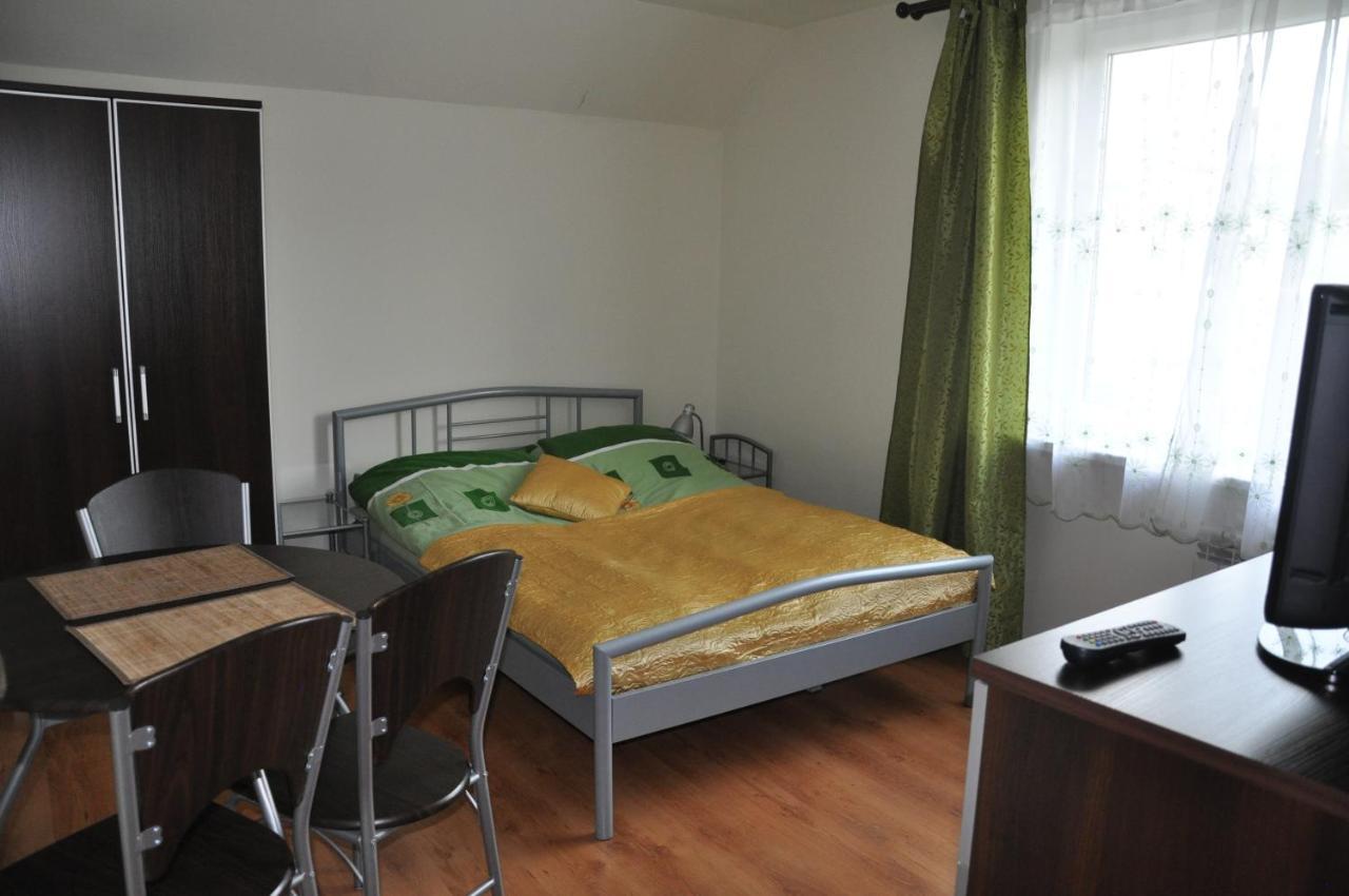 Przylesie Daire Uniejow Dış mekan fotoğraf